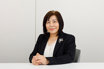 取締役常務執行役員 星崎厚子