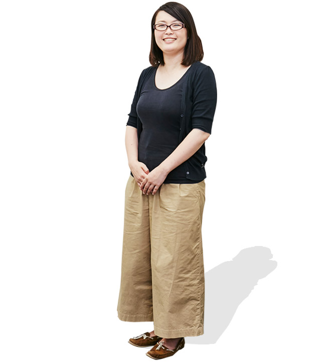 牧原依里 全身画像